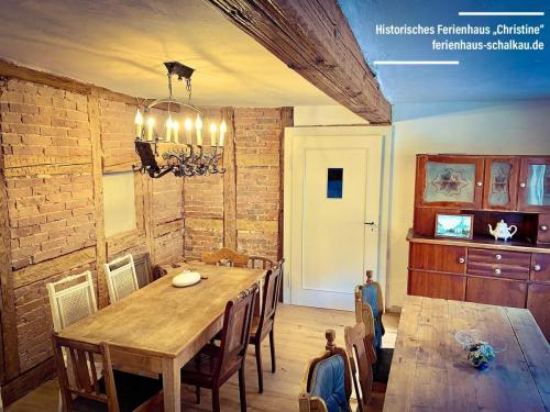 Gesellschaftsraum und Aufenthaltsraum im Parterre des Ferienhauses in Schalkau bei Coburg mit mittelalterlichem Charme